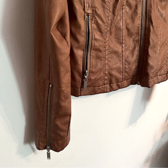 Brown Vegan Leather Moto Jacket with Stand-Up Collar - Picture 3 of 6
